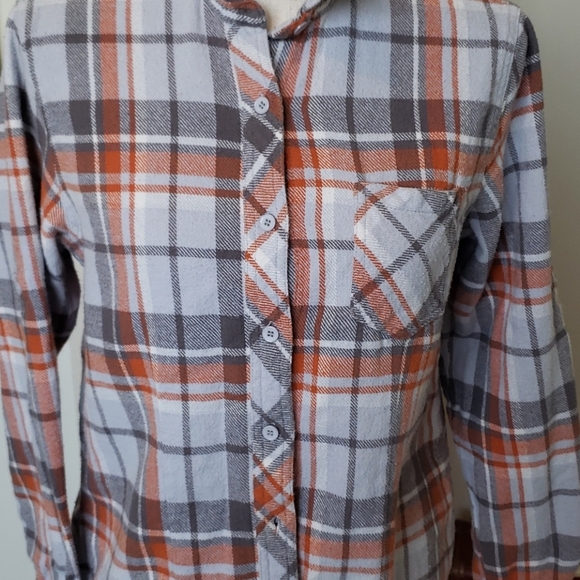 Old mill flannal button down - Picture 3 of 5